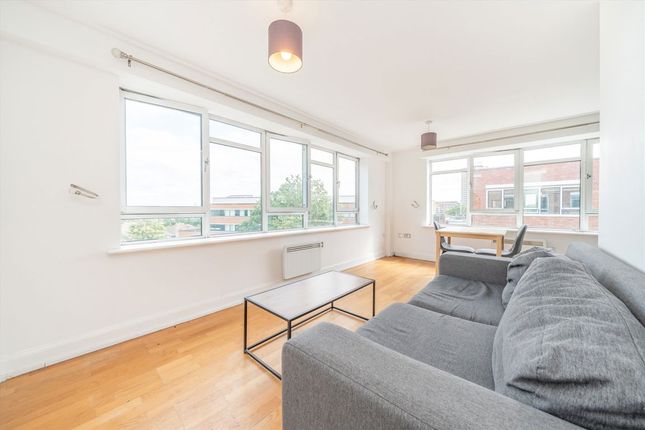 Flat 41, Mercury House, Heathcroft, London photo 2