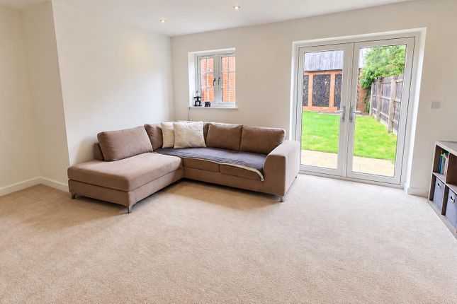16, Glebe Road, Northampton photo 3
