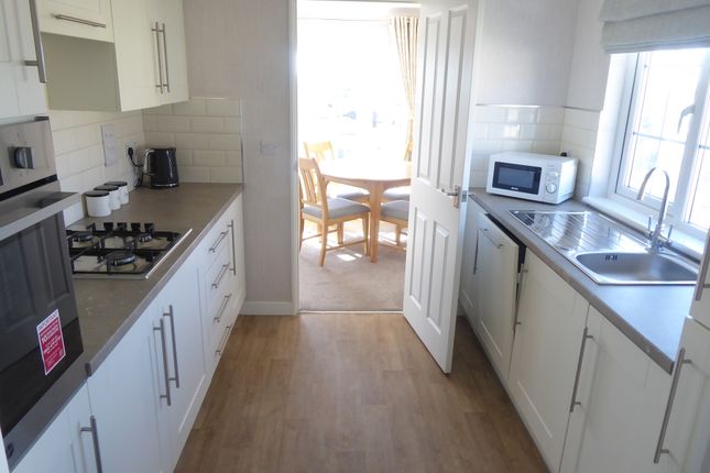 60, Tudor Rose Park, South Coast Road, Peacehaven photo 4