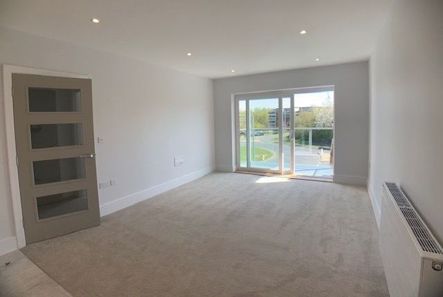 Flat for sale in Sunapee Road, Reading