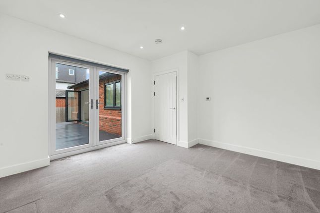 60, Brinkworth Road, Ilford photo 4