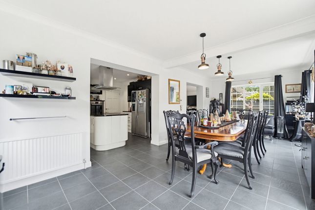 459b, Woodham Lane, Addlestone photo 4