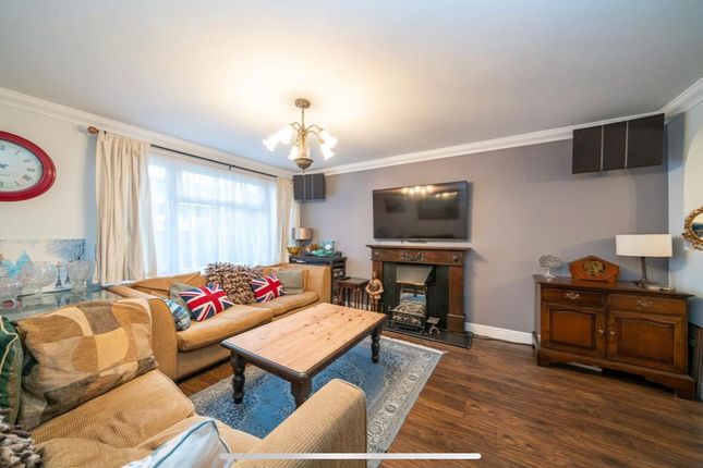 22, Frome Square, Hemel Hempstead photo 2