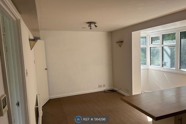 Flat  Southwold Court, Tapton Crescent Road, Sheffield photo 5