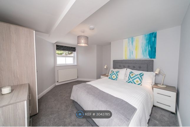 Flat, North House Brownlow Hill, Reading photo 5