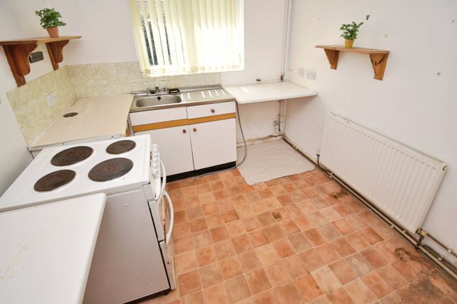 10, Narberth Way, Coventry photo 3