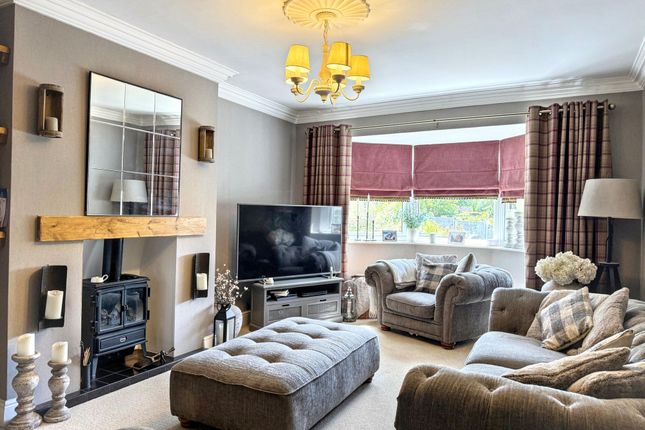 4 Dauphine Close, Coalville photo 2