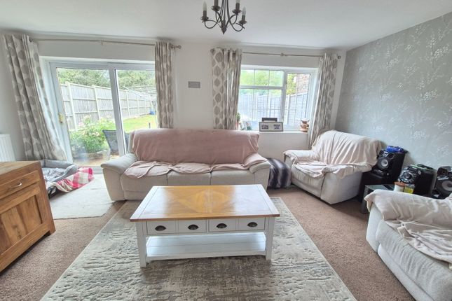 51, Linmere Walk, Dunstable photo 4