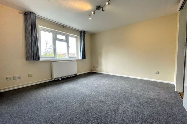 23, Oldhams Meadow, Aylesbury photo 3