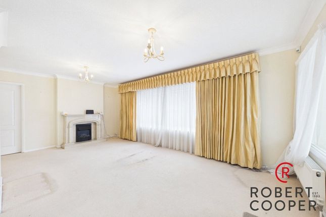 28, Curzon Place, Pinner photo 3