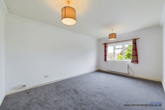 Thumbnail Flat to rent in Lyndale Court, West Byfleet