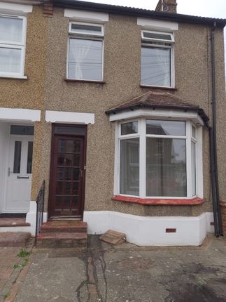 Thumbnail Terraced house to rent in Chadwell Road, Grays