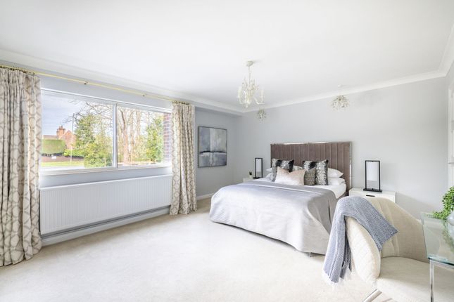 Flat for sale in West Hill, Oxted