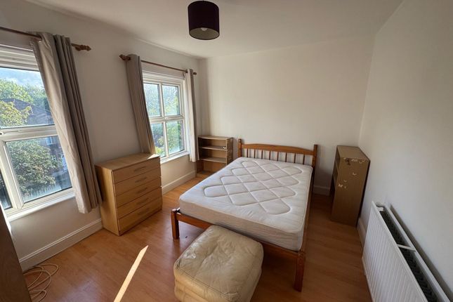 4D Crescent Road, london photo 5