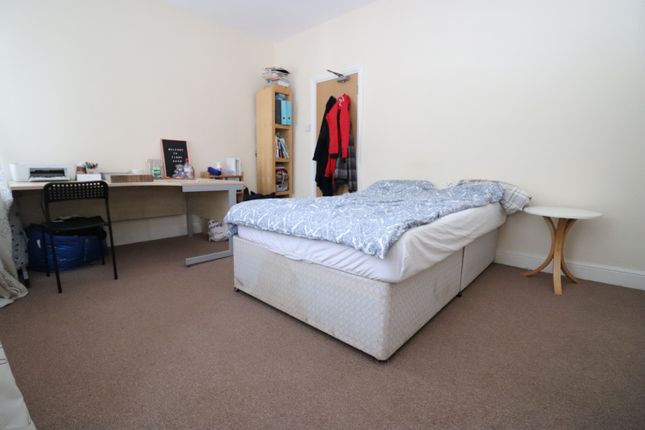 17, Flora Street, Cardiff photo 4