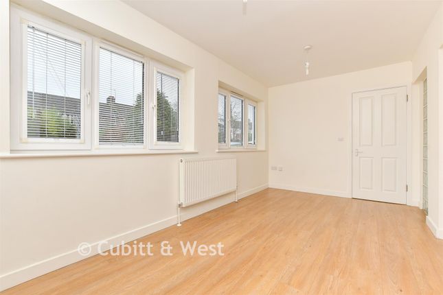 64, Spring Park Road, Croydon photo 2