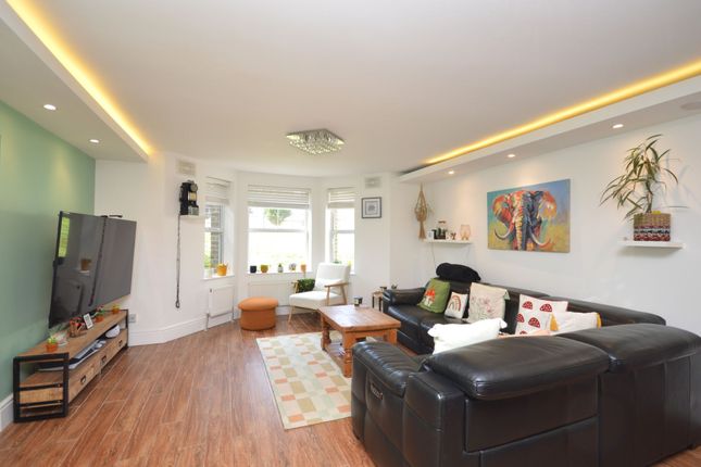 Flat 1, Trinity View House 24-26 Earls Avenue, Folkestone photo 2