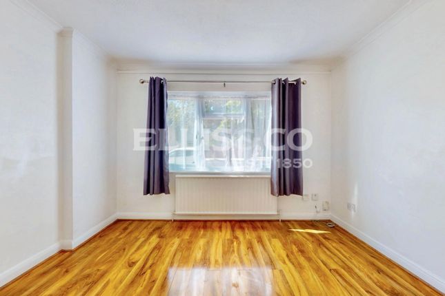 50, Kingshill Avenue, Northolt photo 3