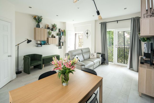 Thumbnail Maisonette for sale in High Street Colliers Wood, London