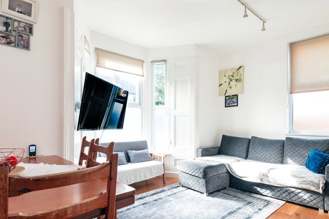 Flat for sale in Wingfield Road, Stratford, London
