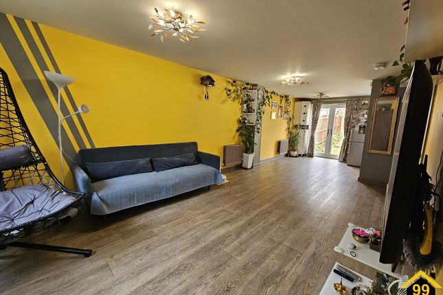 8, Pear Tree Leaze, Bristol photo 2