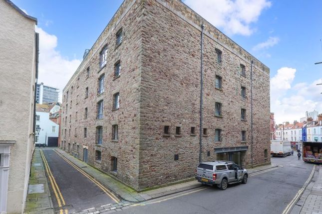 Thumbnail Flat for sale in Hobbs Lane, Bristol