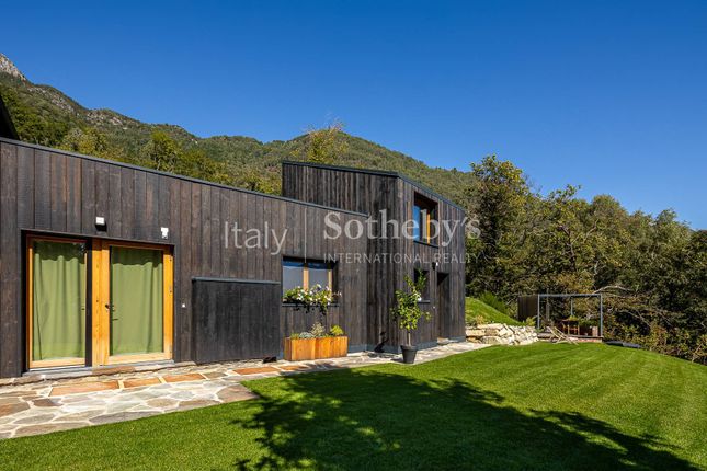 Detached house for sale in Val Chiavenna, Gordona, Lombardia