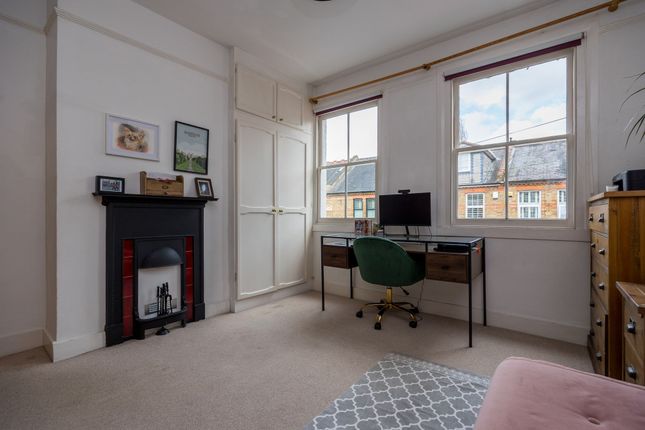 End terrace house for sale in Bourne Avenue, Windsor