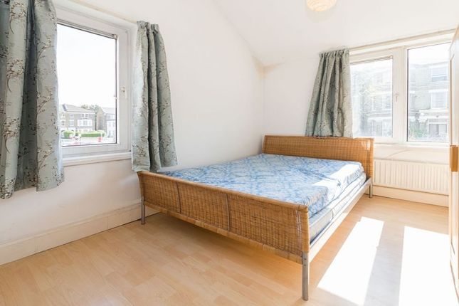 Flat to rent in Wrottesley Road, London