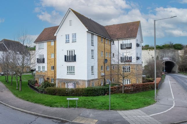 Flat for sale in Compass Court, Waterside, Gravesend