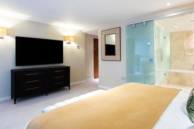 Flat to rent in Imperial House, 21, Young Street, Kensington, London