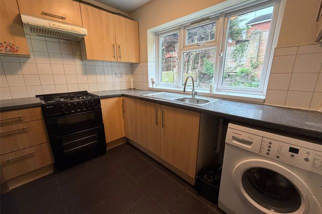 22,, Double Row, Netherton photo 2