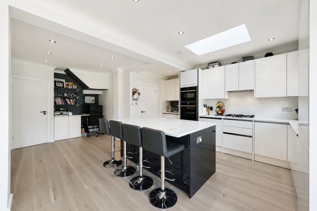 19, North View, Pinner photo 4