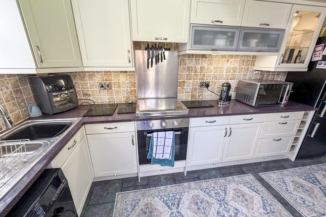15, Lloyd Street, Oswestry photo 4