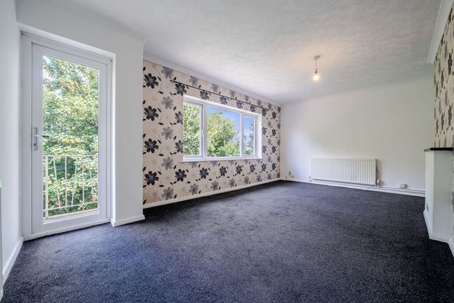 5 Sunderland Close, Rochester photo 2