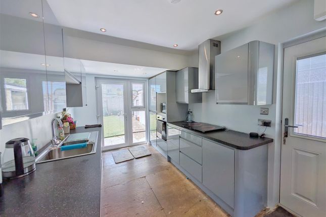 19, Baynhams Walk, Coleford photo 3