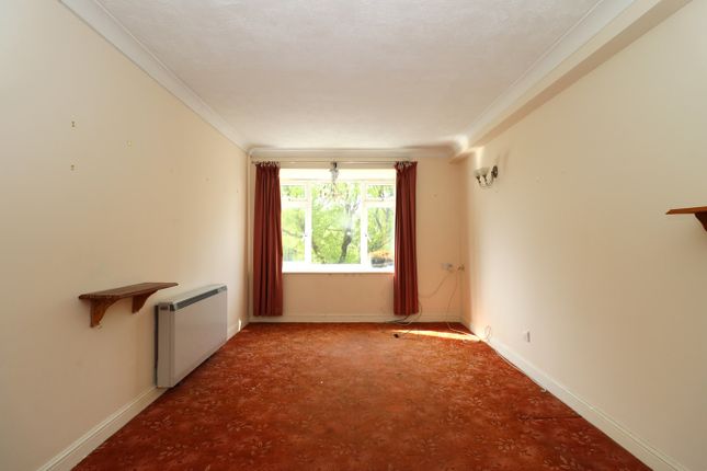 Flat for sale in St Helens Crescent, Hastings