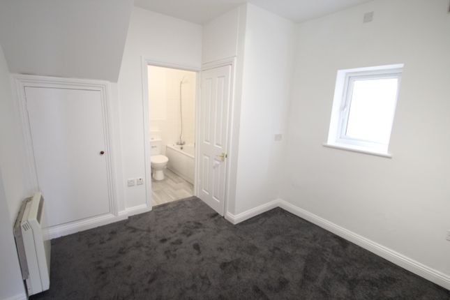 Flat F, Church Street, Hungerford photo 4