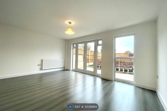 Foxglove Road, South Ockendon photo 2