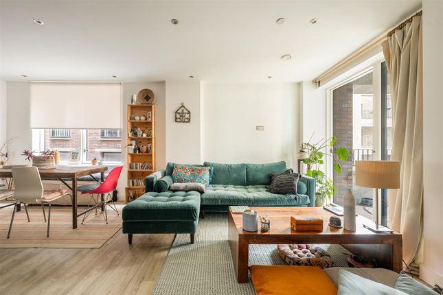 2-bed flat on Flat 205 Adansbeck Court, 35, Rookwood Way, Bow, £575,000