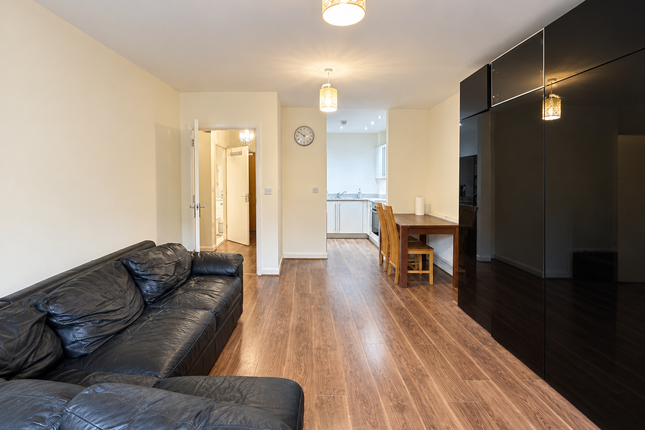 Featherstone Road, Southall photo 4