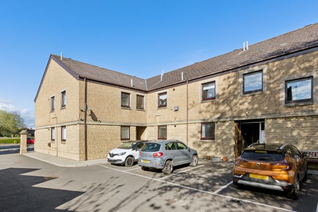 Flat for sale in Palmer Court, Grangemouth
