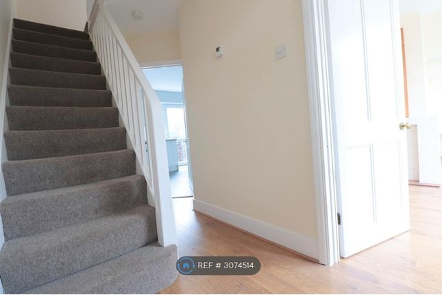 Clinton Crescent, Aylesbury photo 5