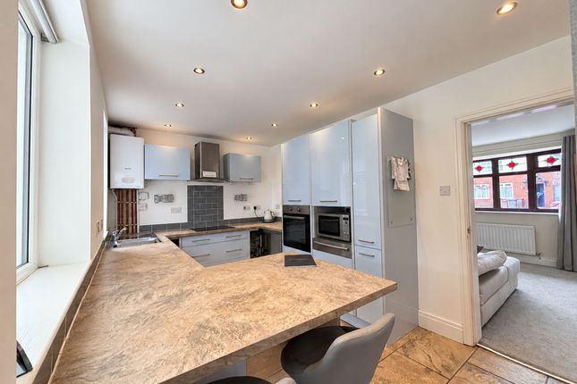 16 Suffolk Road, Southport photo 4