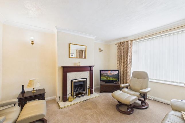 12, Westmorland Avenue, Aylesbury photo 4