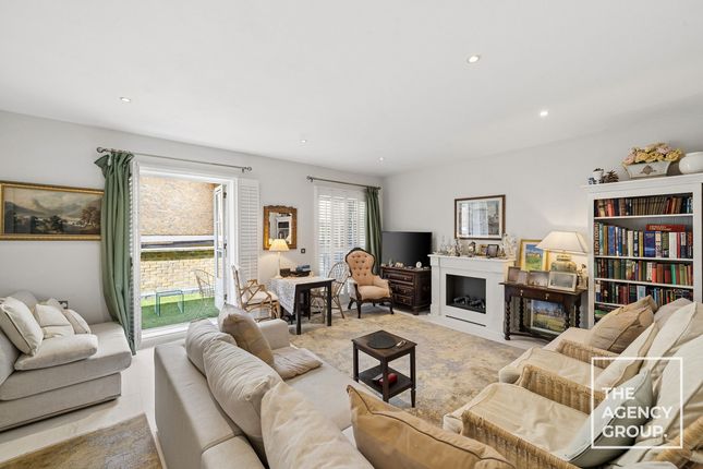 Flat Flat 9, 214, Battersea Bridge Road, London photo 4
