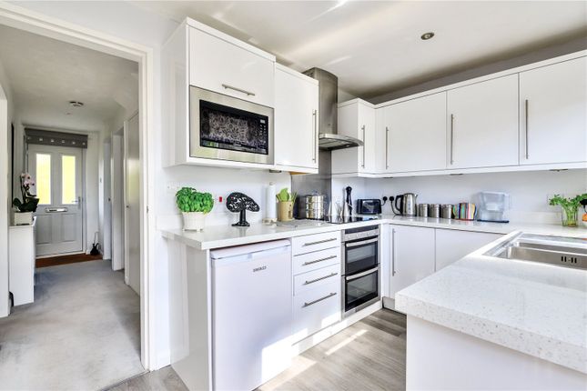 7, Lodge Vale, Romsey photo 3