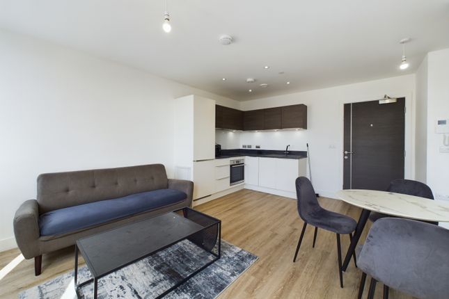 Flat to rent in Clifton House, 84 Broadway, Peterborough