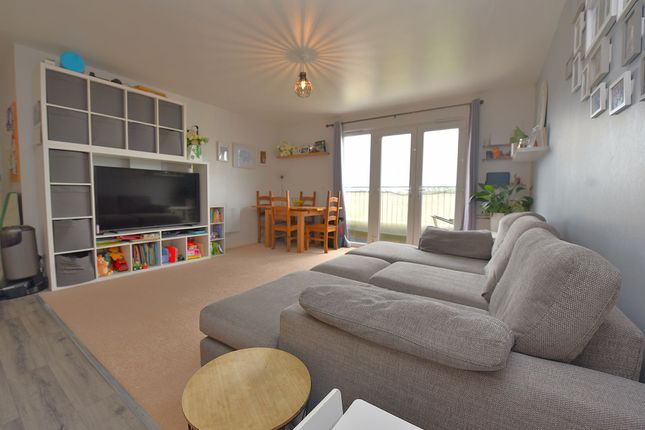 124 Samuel Jones Crescent, St. Neots photo 3