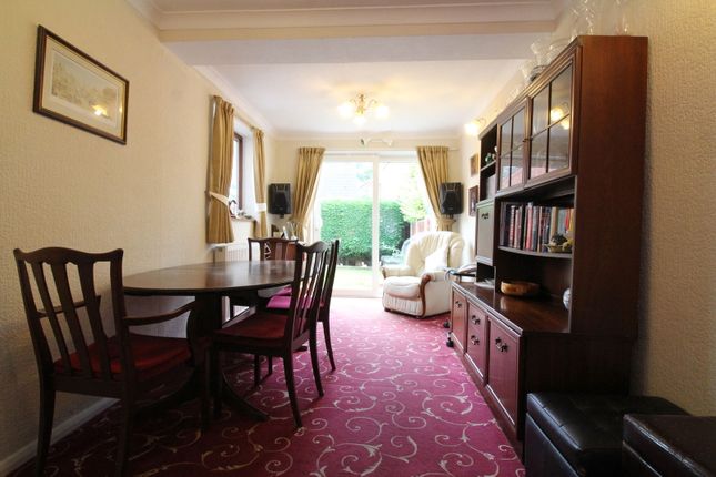 16, Fairview Crescent, Kingswinford photo 4